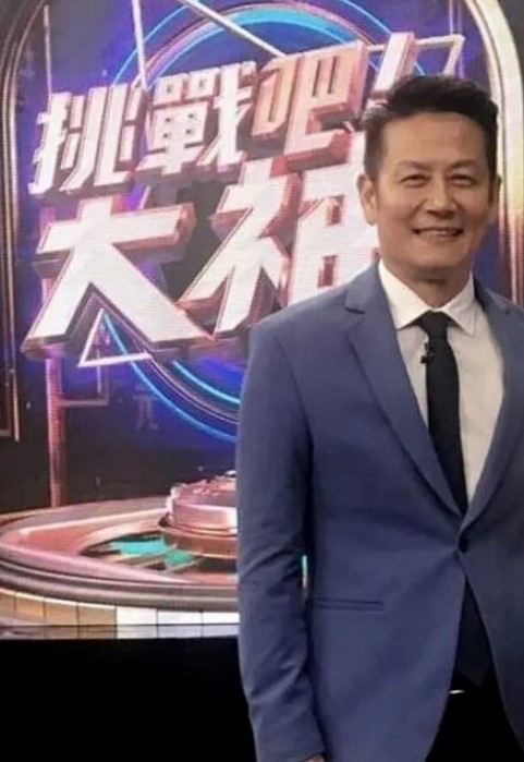 最牛视角陕西站街女偷拍探花本场无套内射大清早快餐个人美逼嫩的连衣裙妹子 - 美不胜收